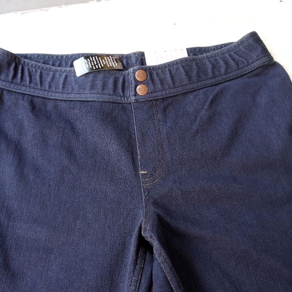 031. Nwt Hue Classic Jeans Capri Size Medium - Picture 4 of 11
